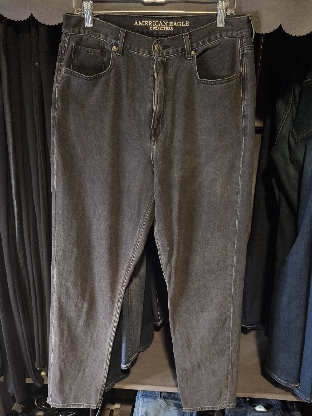 S1140 Mom Jeans Black Wash w/29.5" Inseam👖American Eagle Women's Size 12 - Picture 7 of 10
